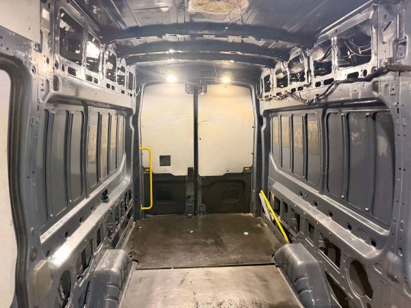 2020 Ford Transit 250 - Photo 10