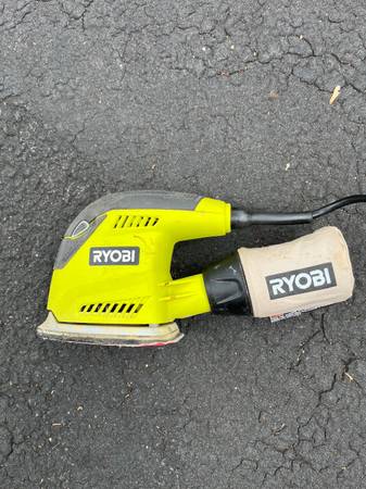 Ryobi Corner Cat Sander 1