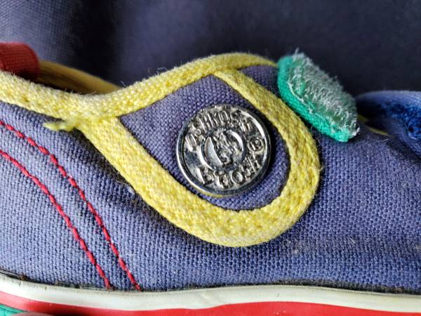 Zapatillas deportivas vintage para niños Oshkosh B'gosh 1990, talla 6, para niño o niña - $5 (Tacoma)63471421743491121