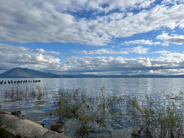 Mobile home Right on the Lake!!! Owner Financing available!! 1