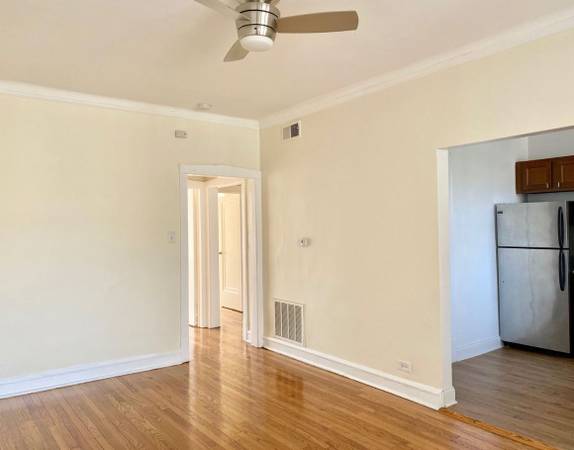 $1,999 / 2br - 1000ft2 - ¡Vive en Noble Square! ¡Zona caliente de West Town! (Noble Square)63898603639811121