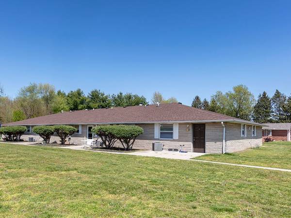 $635 / 450ft2 - Studio 1/BA, Laundry Facility, Additional Storage (3225 E Goldenrod Ave, Terre Haute, IN)63675898938369123