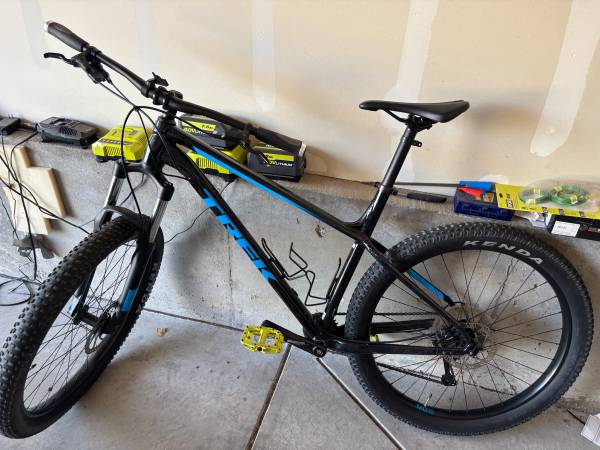 Trek Roscoe 6 Mountain Bike 21.5