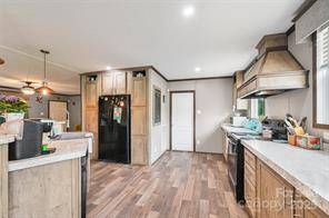 $376,000 / 4br - 2280ft2 - 208 Stillwater Springs Road (Burnsville)64029207387267122