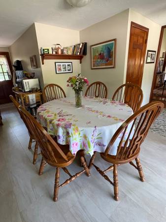 Solid Oak Table & 6 Chairs 1