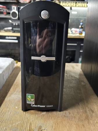CyberPower CP1350AVRLCD - UPS - 815 Watt - 1350 VA 1