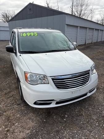 2011 chrysler T & C 1