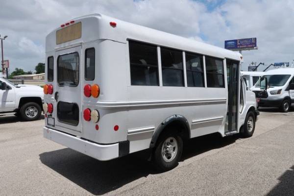 2014 Chevrolet Express 3500 - Photo 5