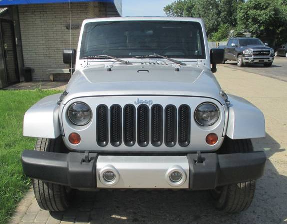 MUST SEE!*2010 JEEP WRANGLER "SAHARA" 4-DR*4X4*LIKE NEW*GOOD MILES! - $11,995 (WATERFORD)63470238613121124