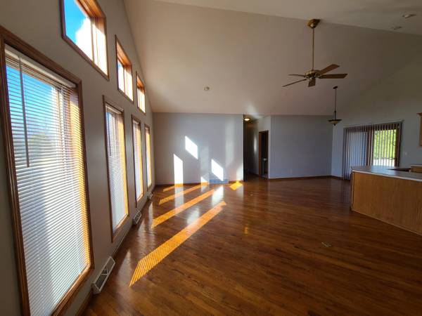 $2275.00 / 3br - 1516ft2 - Charming 3 Bed, 2 Bath Single Family Home in Greenville, WI - $2275/mo63845966207617123