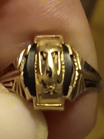 2 vintage  gold class rings 1