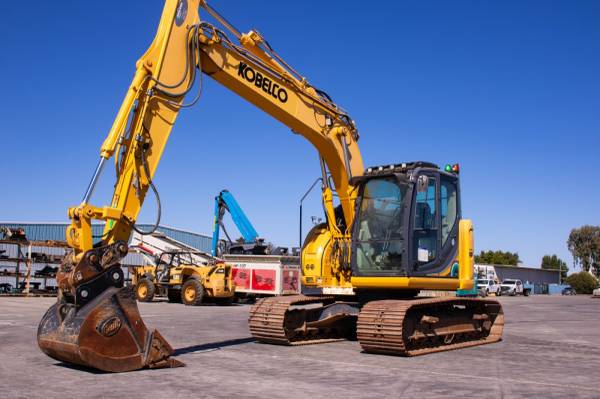 2019 KOBELCO SK140SRLC-5 EXCAVATOR 3800HRS TIER 4 FINAL COUPLER CAB 1