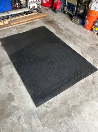 Rubber floor weight exercise mat 4’x6’ 1