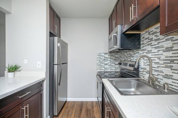 $2,990 / 2br - 897ft2 - Short-term Leasing Available, Recycling Center, Balcony or Patio (willow glen / cambrian)63994100414595124