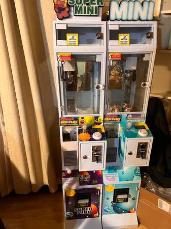 Mini Claw Machines 1