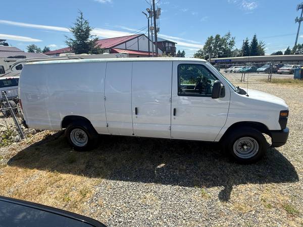 Furgoneta de carga Ford Econoline E250 Super Duty V8 2013 - $4,500 (Puyallup)63617898385411124