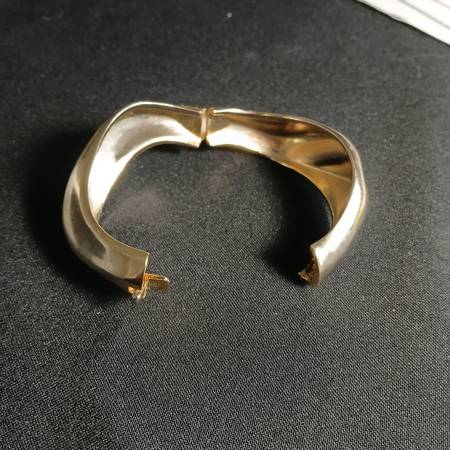 Bracelet --- bangle -- hinged with locking clasp 1