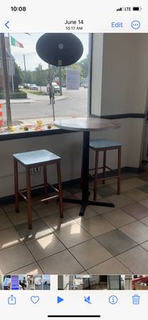 $1,500 / 1500ft2 - Ready-To-Go, Carry Out Restaurant (Detroit, Across Grosse Pointe)63937875493890123