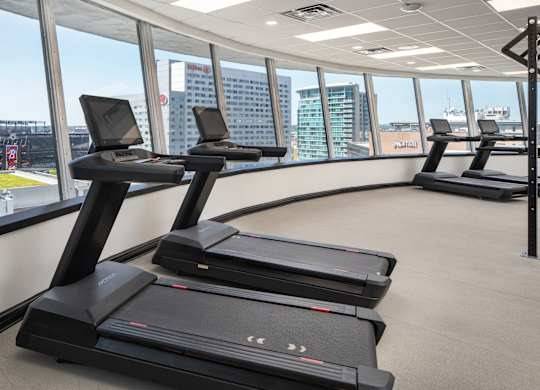 $1,370 / 420ft2 - Sky Lounge, Placa Eléctrica, Doble Ventana (301 W Lombard St , Baltimore, MD)63694482699267123