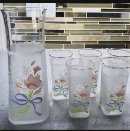 New Pitcher with 5 drinking glasses 1