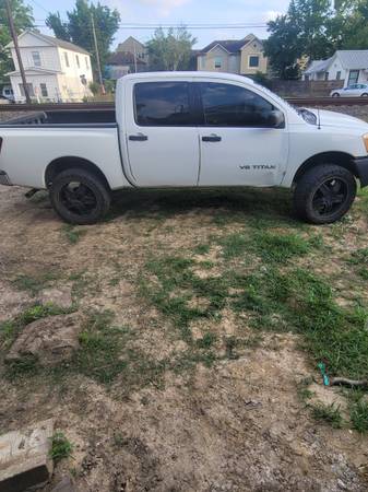 2008 nissan titan lifted - $3,950 (Houston)63622150772995120