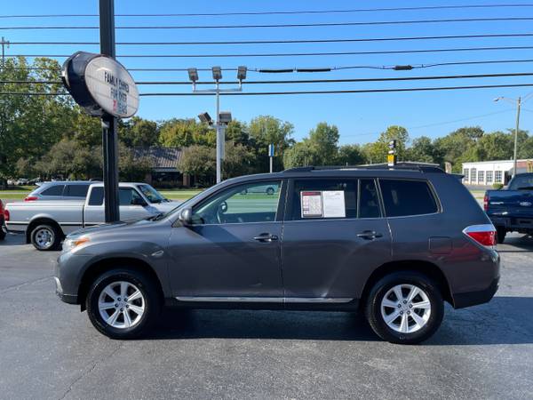 2013 Toyota Highlander 4WD 4dr V6 (Natl) - $16,995 (1634 NW Broad St Murfreesboro, TN 37129)63621475899009123