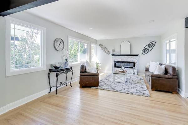 $4,400 / 2200ft2 - 4 Bedrooms and 3 Full Baths with over 2150 sq feet remodeled (oakland hills / mills)64151614117635123