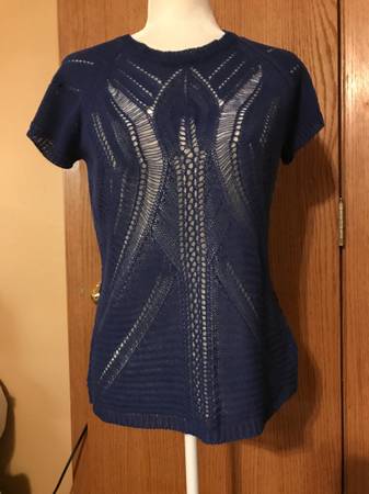 Ladies Small top open weave sweater NWOT Navy 1
