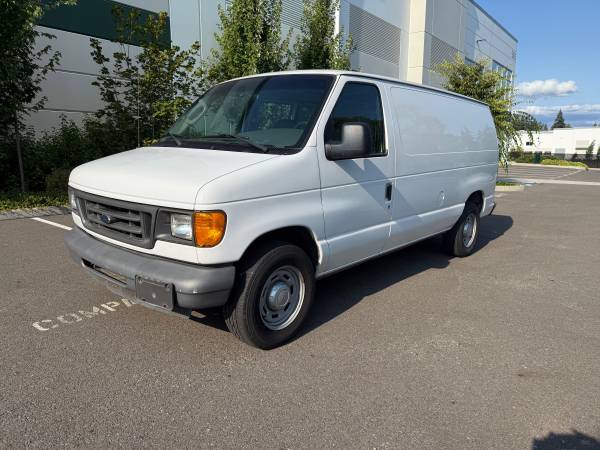 2004 Ford E150