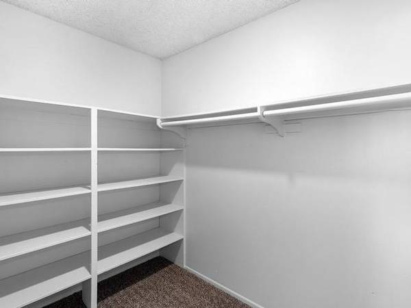 $2,296 / 2br - 950ft2 - Patrol de cortesía, armario de almacenamiento en el balcón (2X1), personal en el lugar (Escondido)63657343089923122
