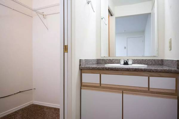 $1,750 / 2br - 1000ft2 - 2 BR, 2 BA con lavadora y secadora en casa! (Clackamas)63841708768771122