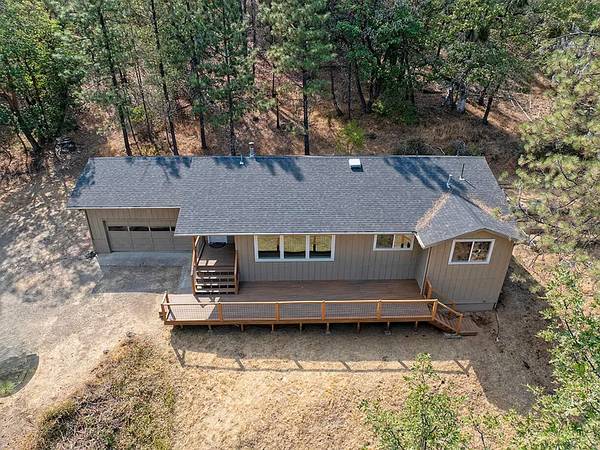 $595,000 / 3br - 1503ft2 - ¡Casa completamente remodelada en el corazón del codiciado valle de Applegate! (Medford)63654692916225120