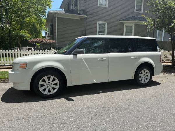 2009 Ford Flex funciona excelente y se ve hermoso - $2,100 (Staten Island)63618061961089121