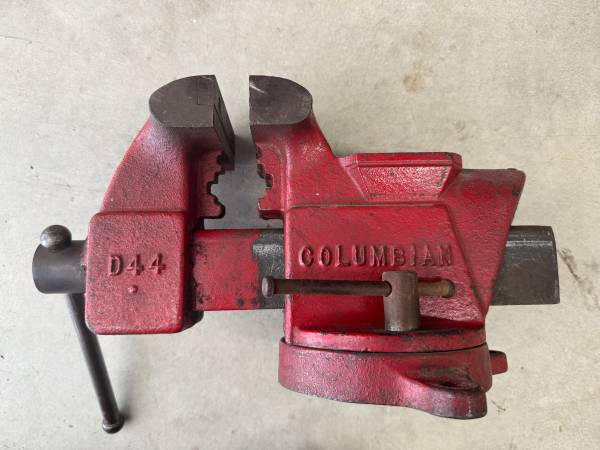 Columbian D44 Swivel Base 4” Bench Vise made in USA 1