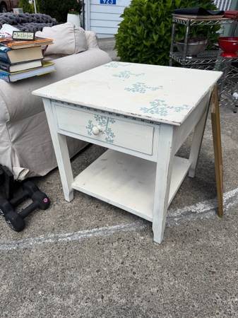 Cute Table 1