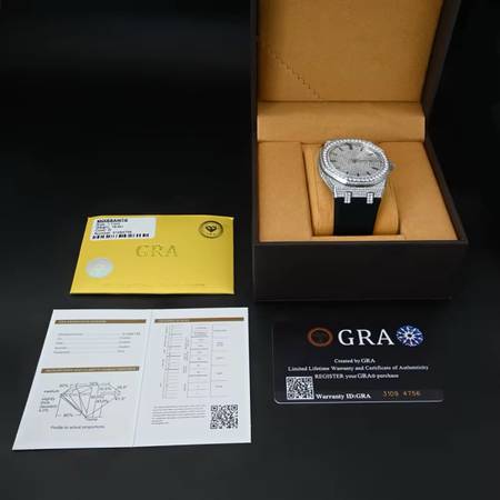 Luxury Moissanite Watch with Black Rubber Strap 1