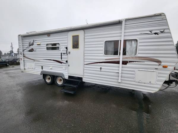 2007 Northwood Nash 27ft Travel Trailer with Slideout 1