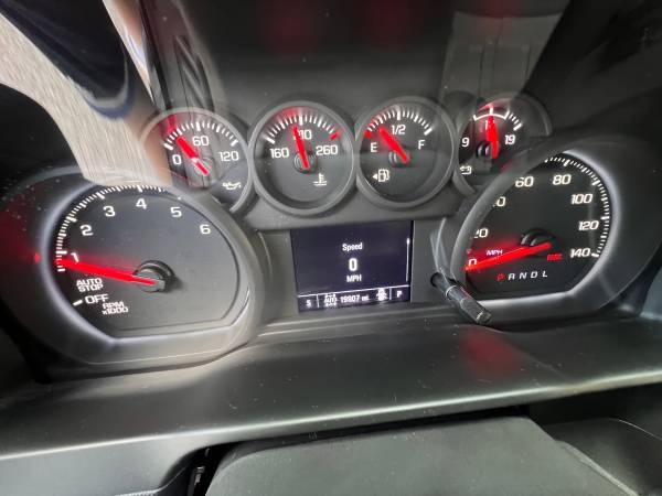 2022 Chevrolet Silverado 1500 custom 4 x 4 - $28,500 (Louisville, Kentucky)63654696075267124