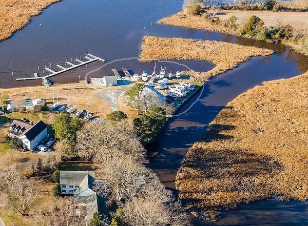 BOATYARD OPERATIONS ON WICOMICO CREEK 1