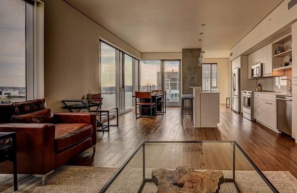 $4,112 / 2br - 1373ft2 - 24/7 Concierge Team, Automatic Roller shades on windows (Underground, assigned spaces)63870756990465123