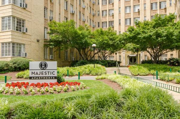 $1,725 / 520ft2 - Rooftop Terrace, Ceiling Fan, Historic Building (3200 16th Street Northwest, Washington, DC)63895919068802123
