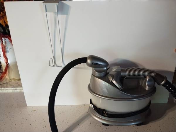 CONAIR CLOTHES STEAMER 1