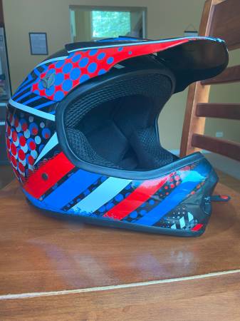 Kids - Junior (L) Motorcycle Helmet 1