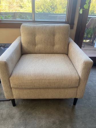Livingroom chair 1