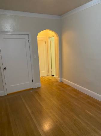 $1,679 725 Central Avenue 104 -Large sunny Studio Unit (alameda)63686121358593122