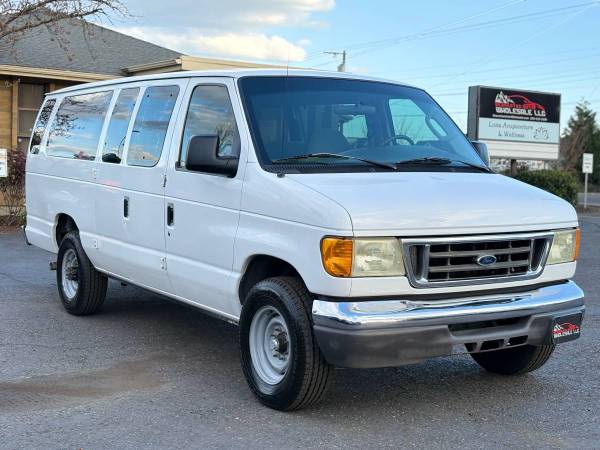 2006 Ford E-350 XLT - Photo 7