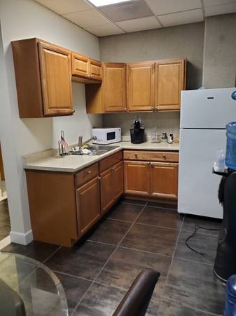 $420 / 350ft2 - Inexpensive Offices Right Off of I-5 and by the Train Station (Downtown Oceanside)63819205479811124