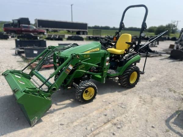 John Deere 1026R Tractor with H120 Loader & 3-Point Boom 1