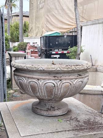 Landscape Planters - Silvestri Cast Stone 1