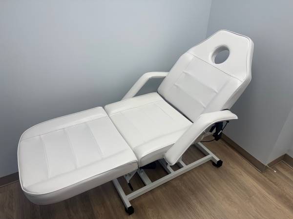 Medical/Massage Electric adjustable Table 1